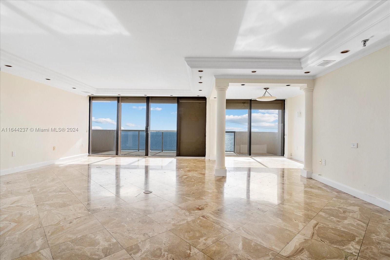 5757 Collins Ave # 2106