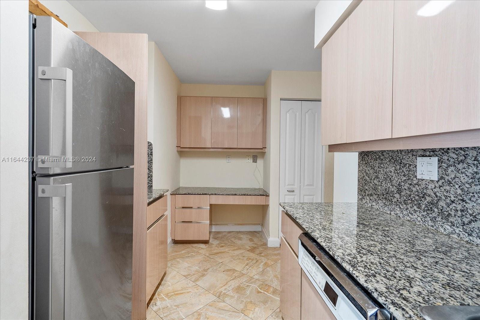 5757 Collins Ave # 2106