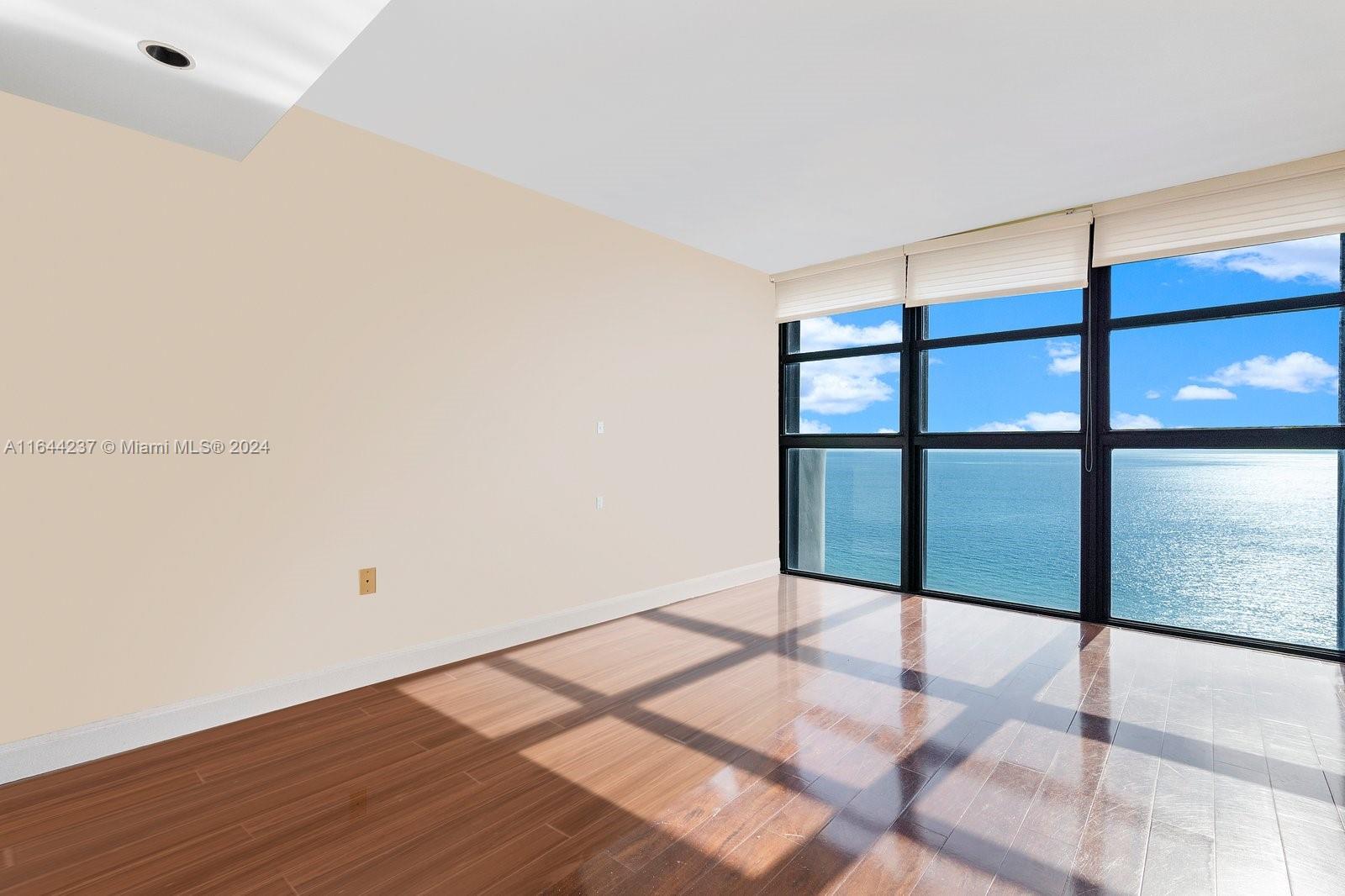 5757 Collins Ave # 2106