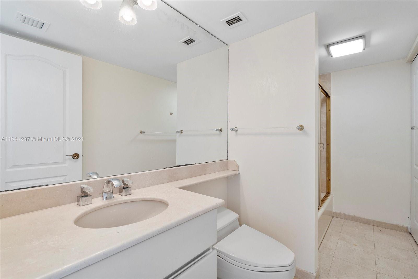 5757 Collins Ave # 2106