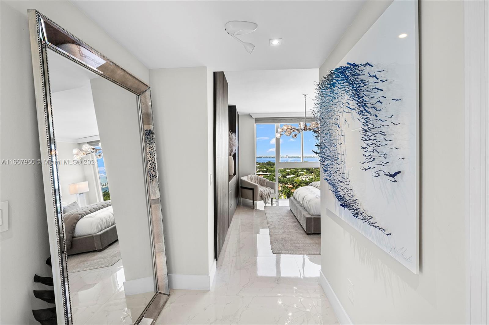 4779 Collins Ave # 1905