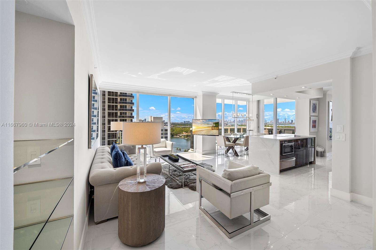 4779 Collins Ave # 1905
