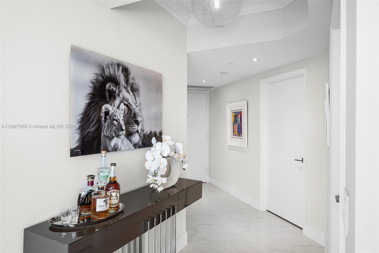 4779 Collins Ave # 1905