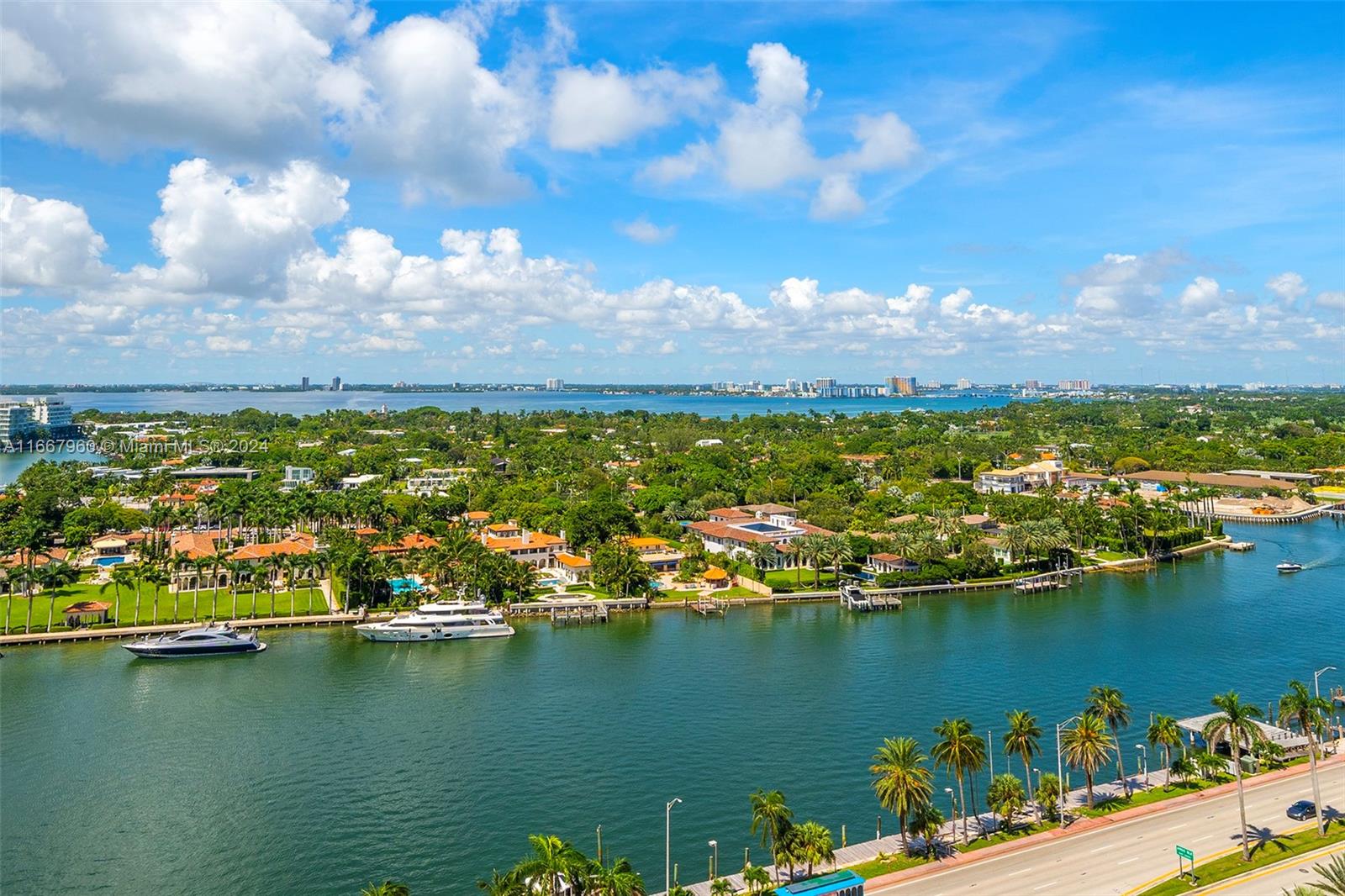 4779 Collins Ave # 1905