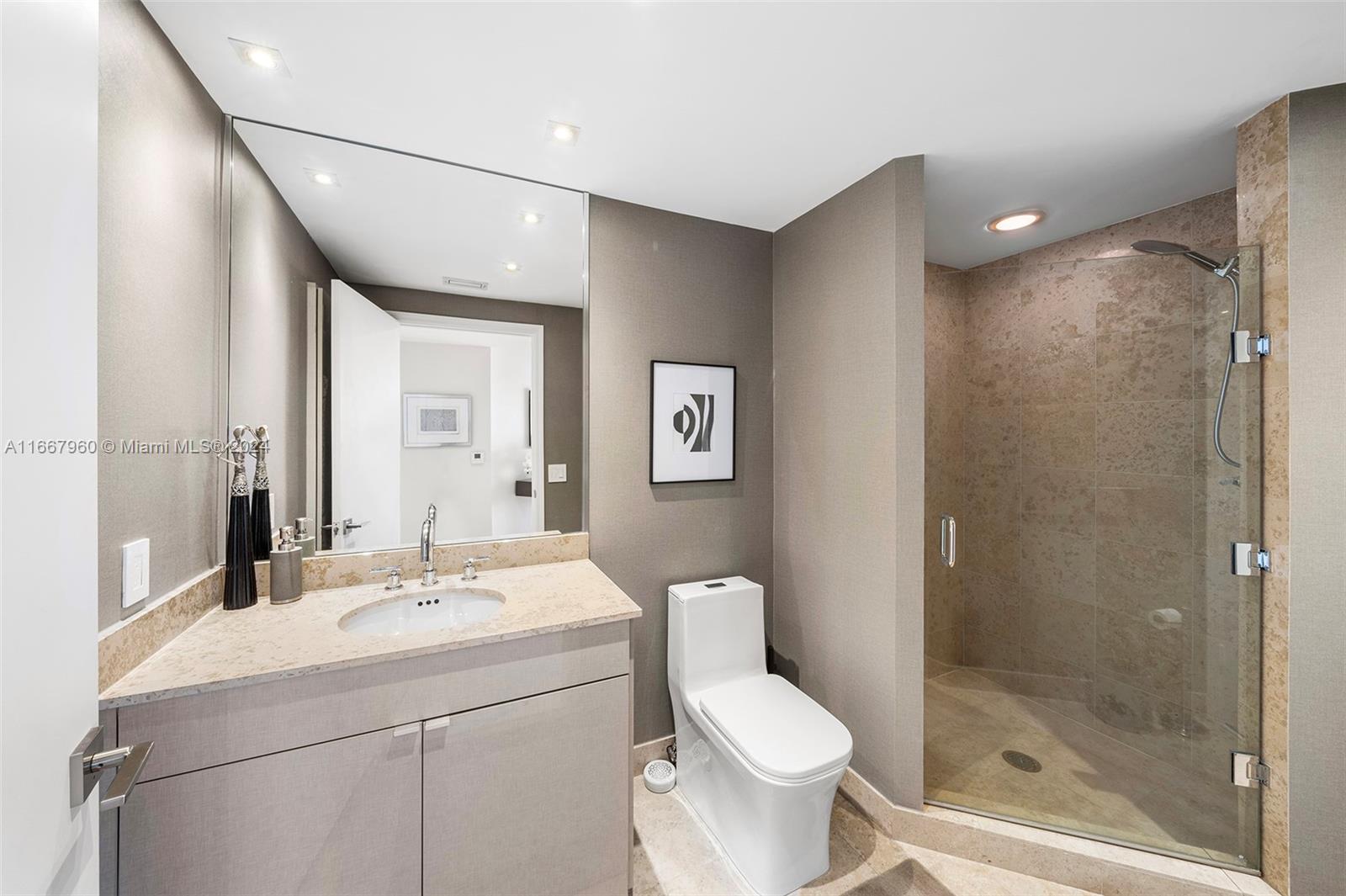 4779 Collins Ave # 1905