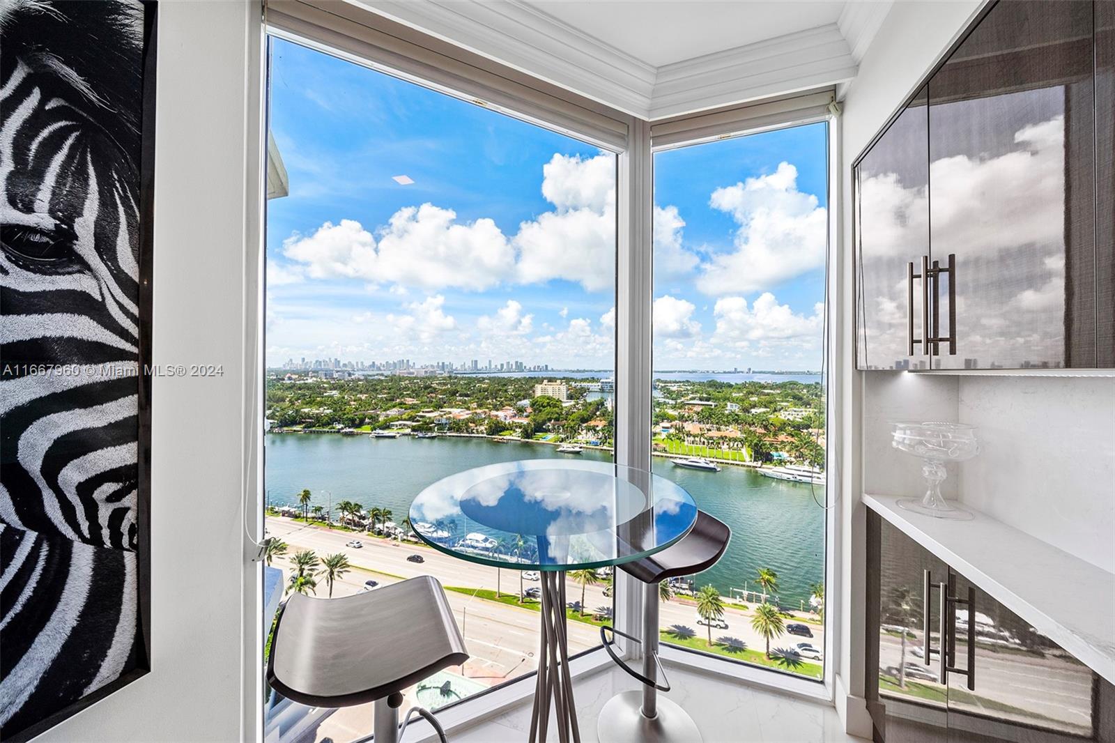 4779 Collins Ave # 1905