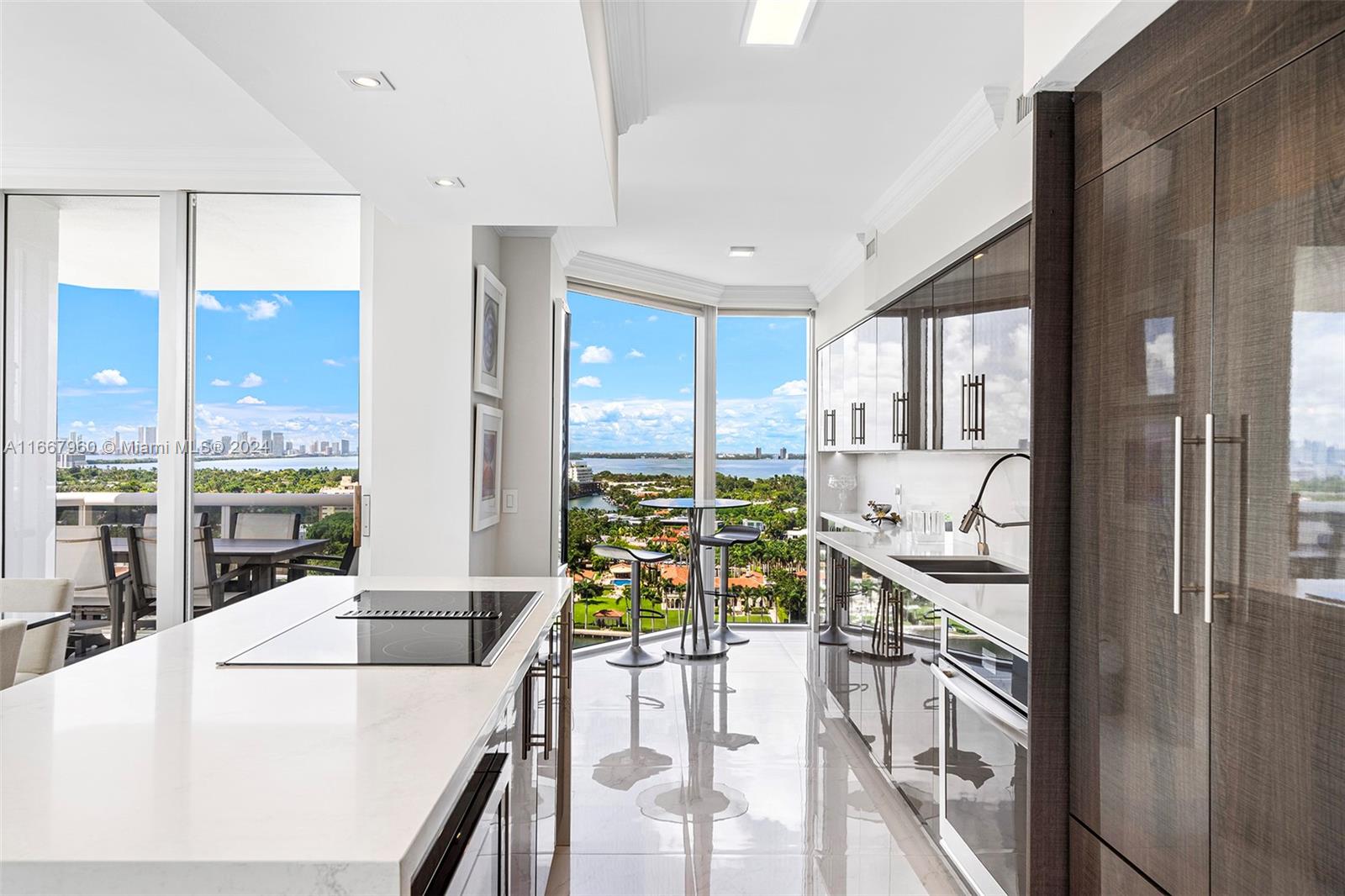 4779 Collins Ave # 1905