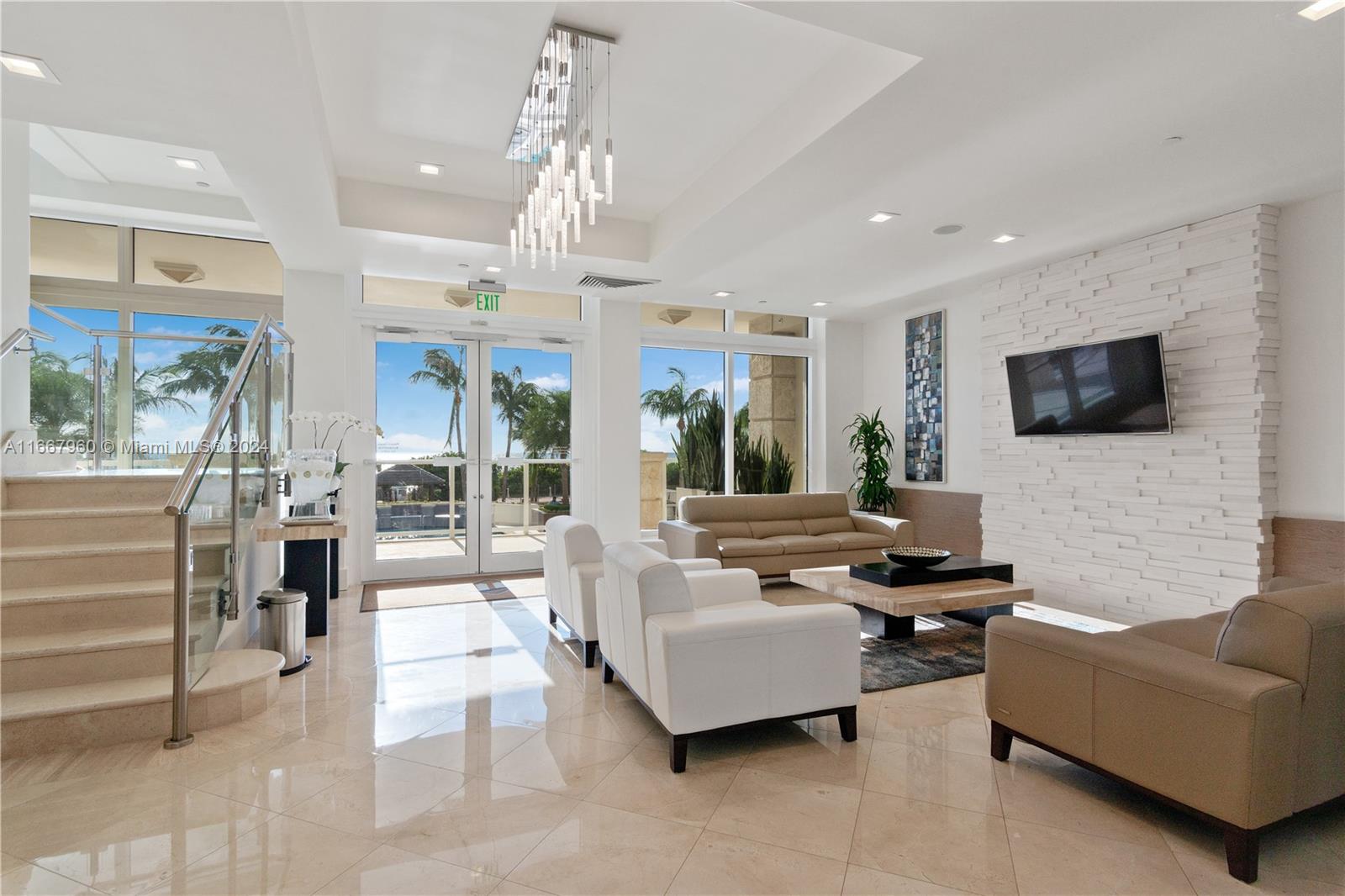 4779 Collins Ave # 1905