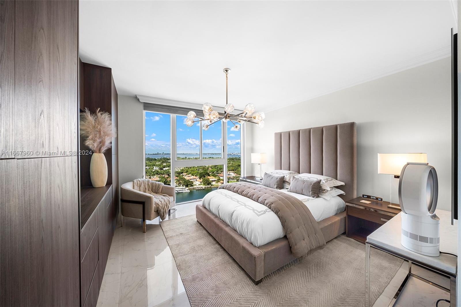 4779 Collins Ave # 1905