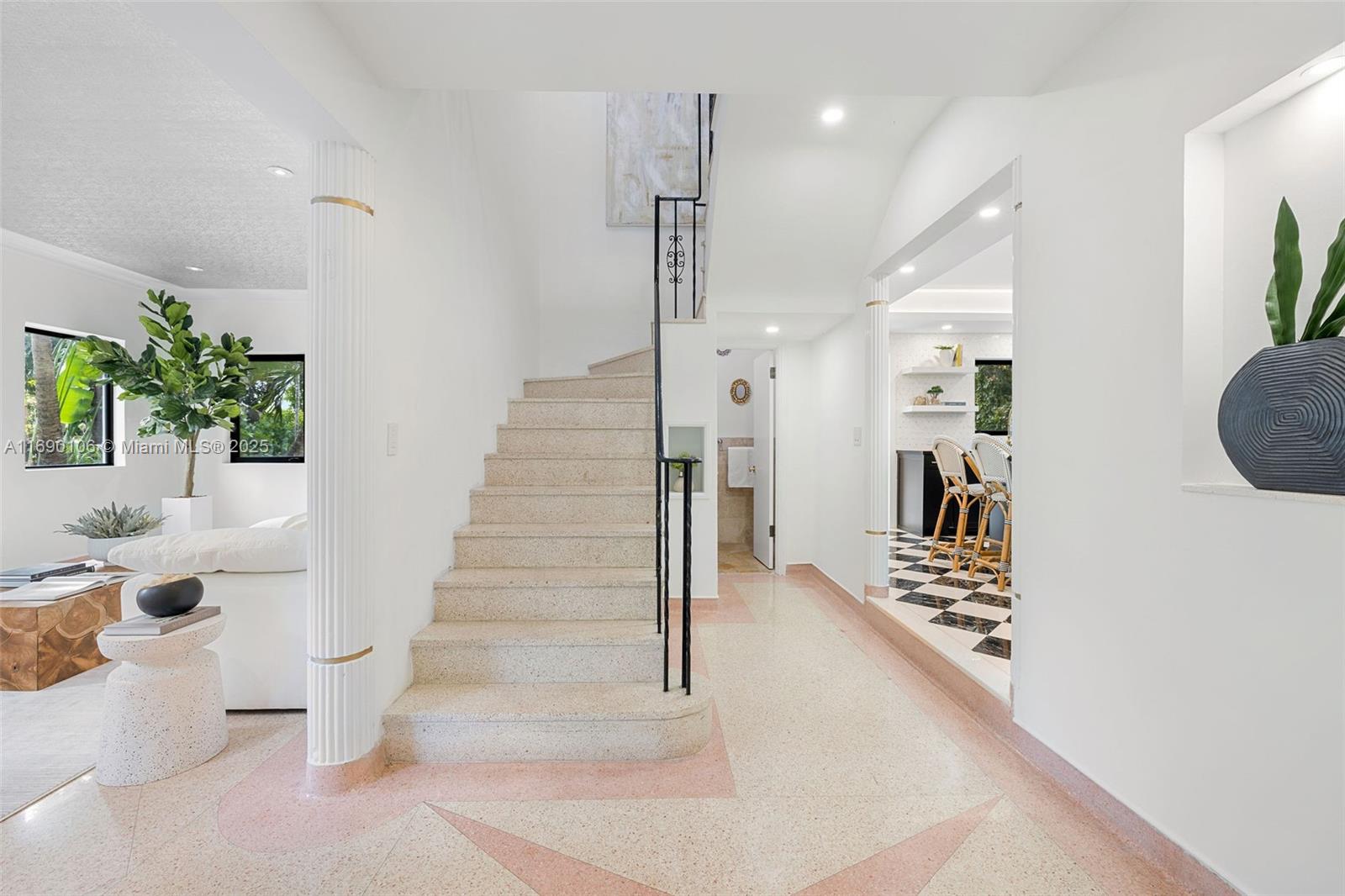 330 W 47th St