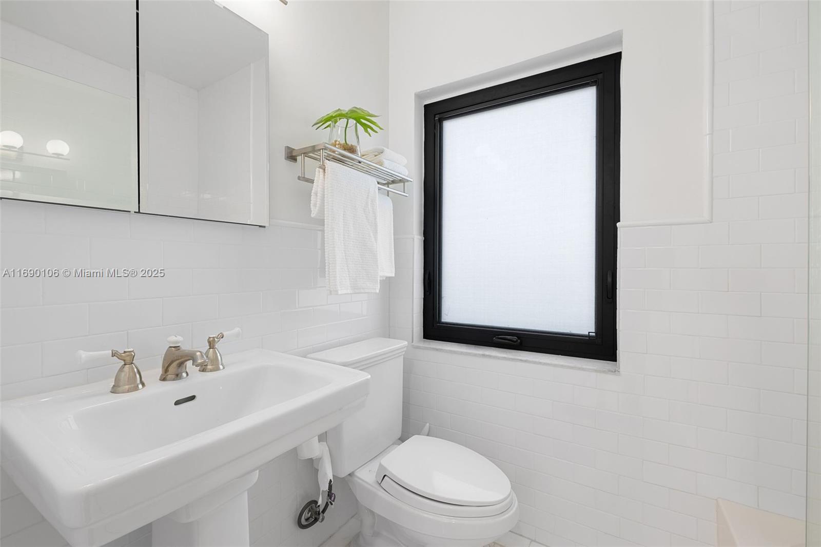 330 W 47th St