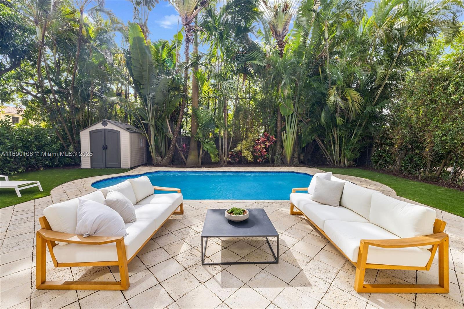 330 W 47th St
