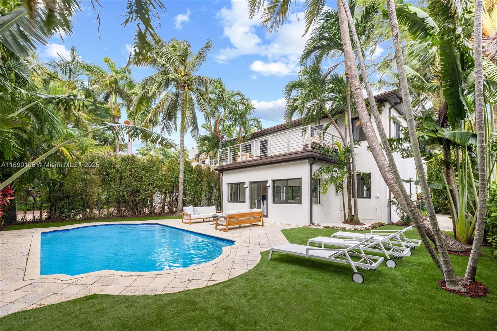 330 W 47th St