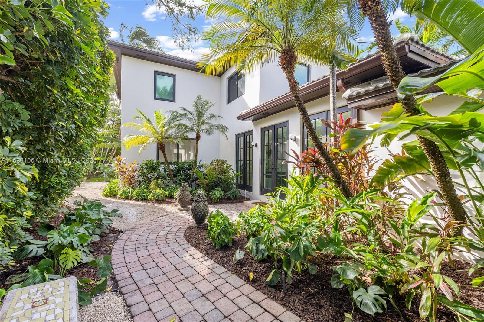 330 W 47th St