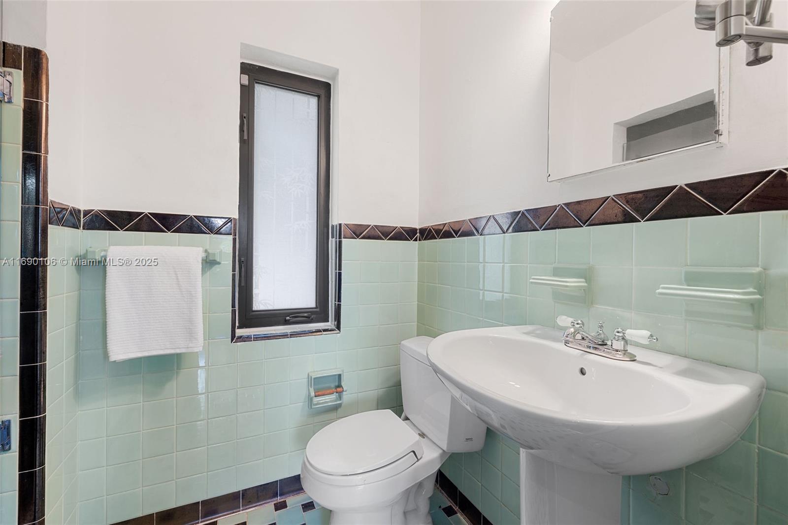 330 W 47th St