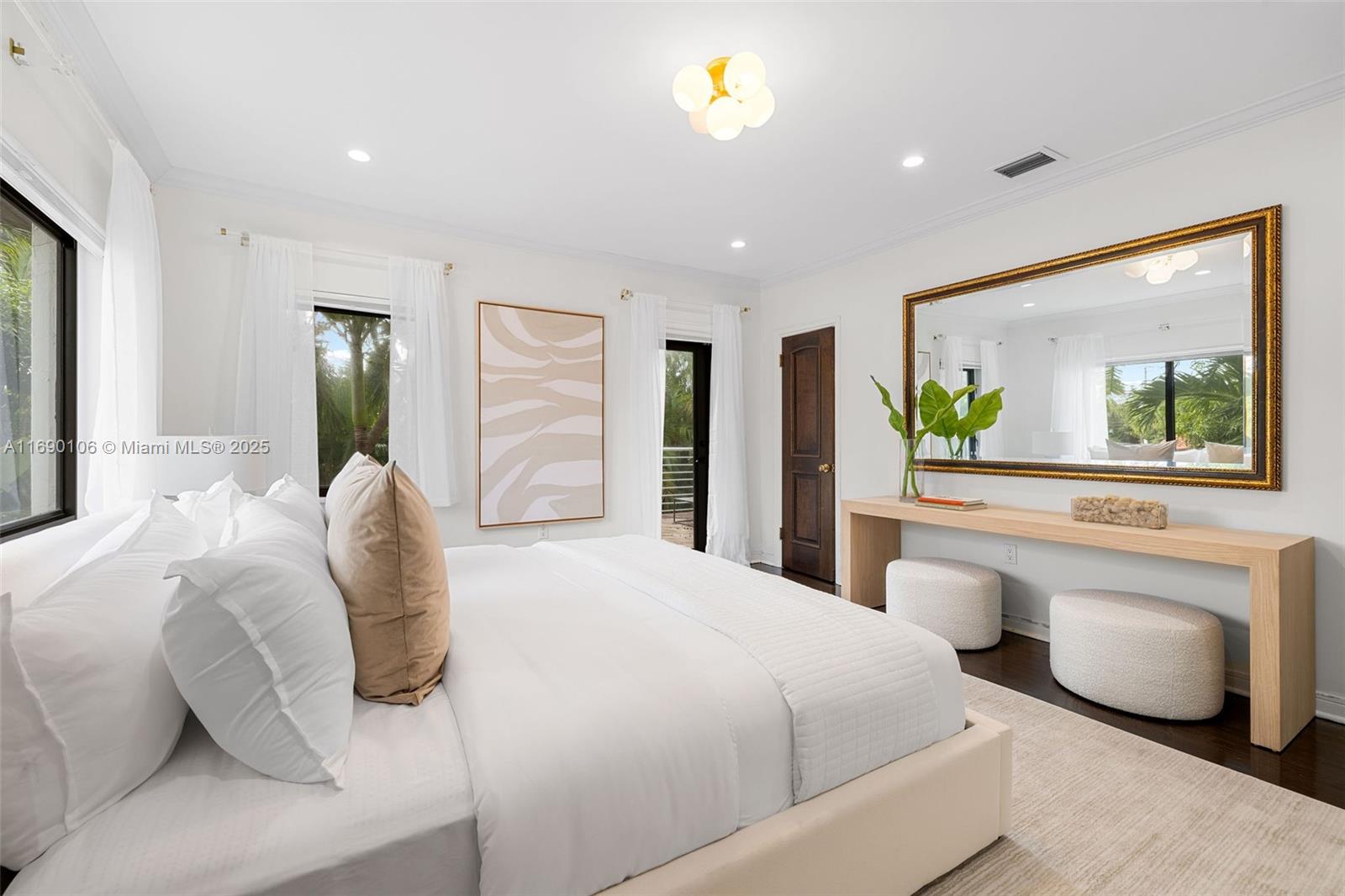 330 W 47th St