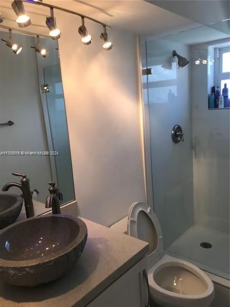 5005 Collins Ave # 1108