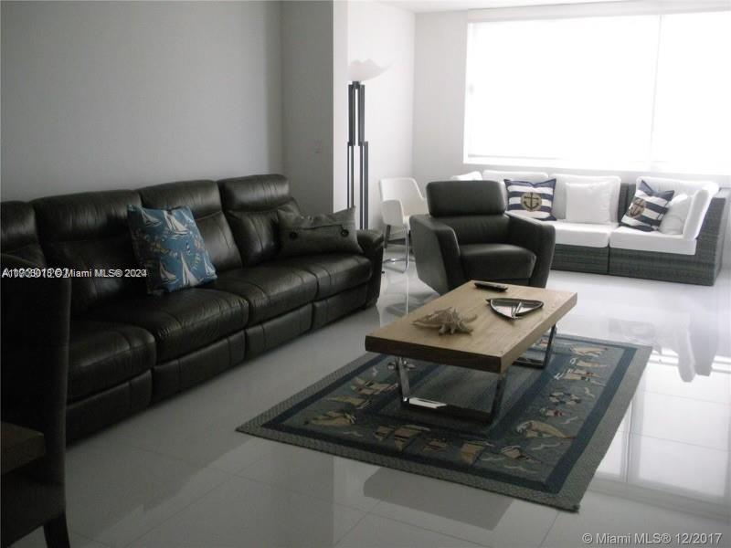 5005 Collins Ave # 1108