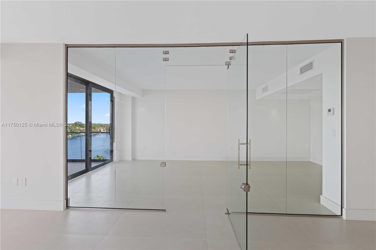5500 Collins Ave # 802
