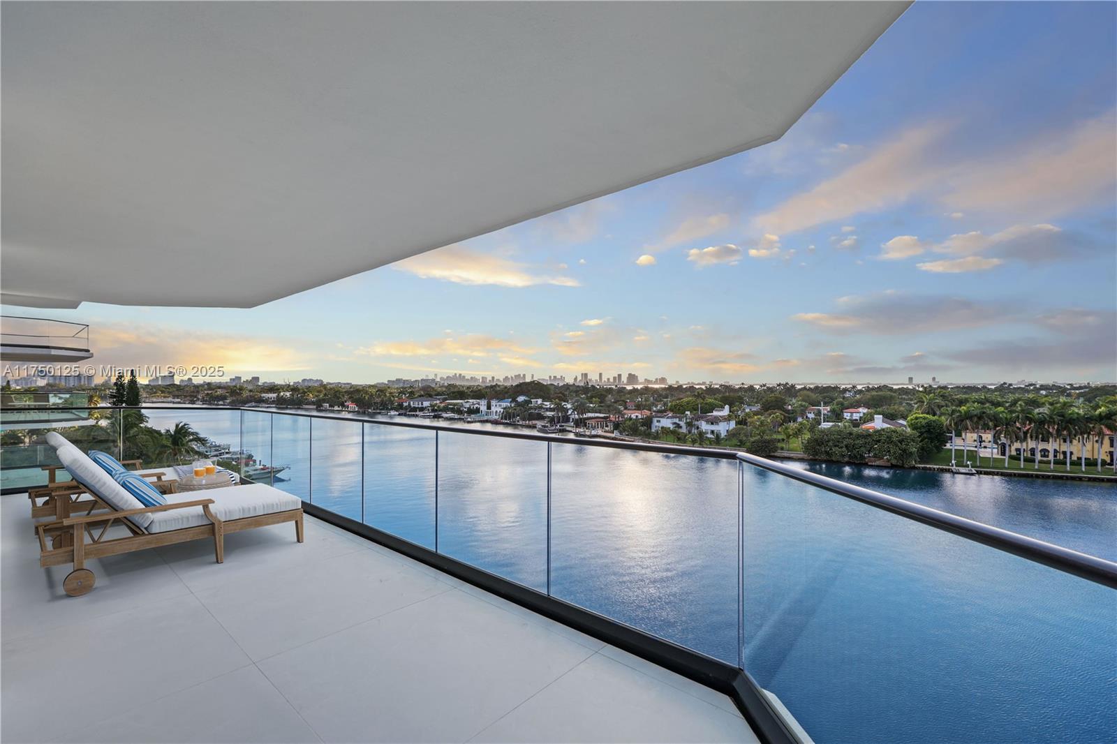 5500 Collins Ave # 802
