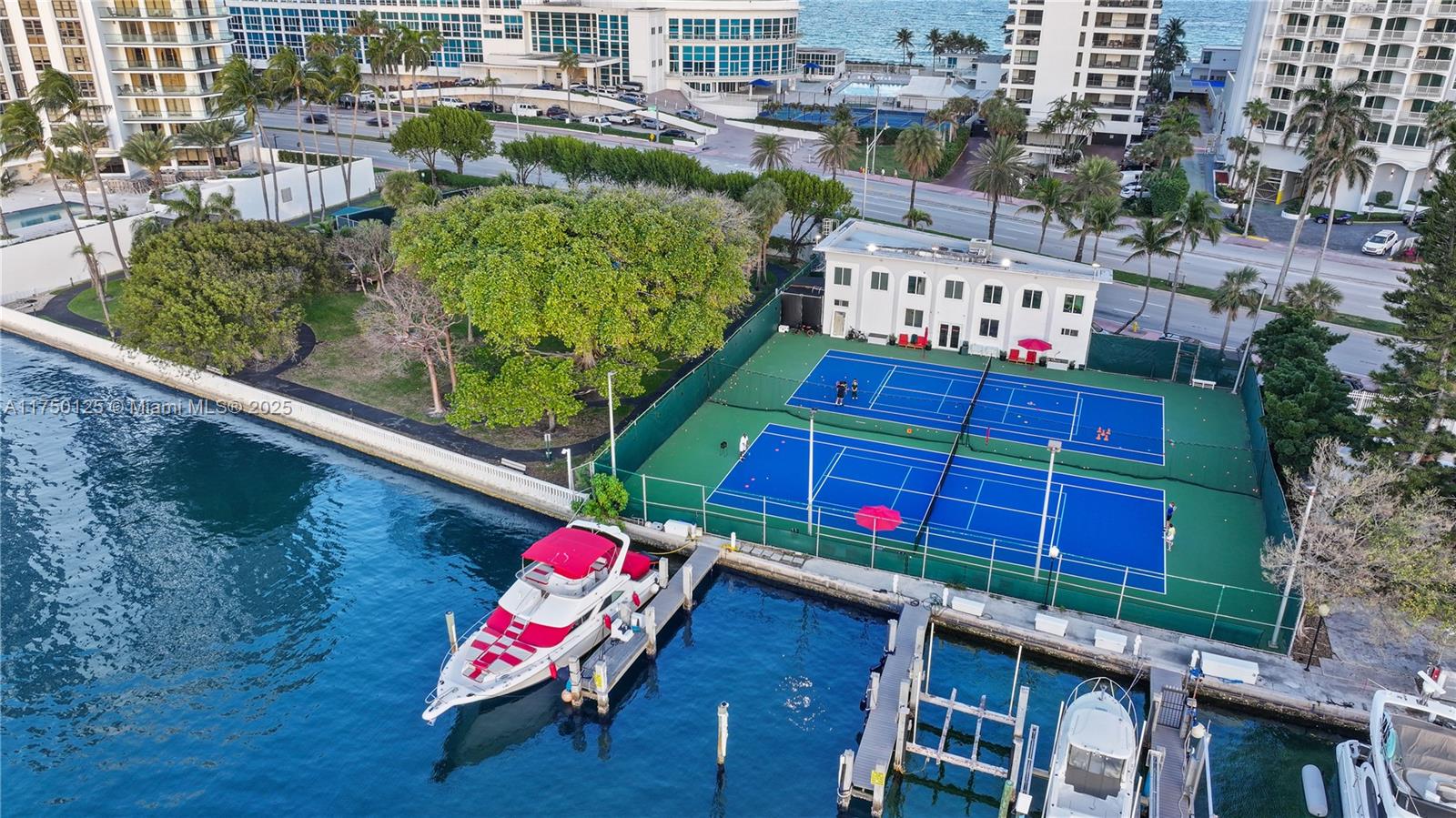 5500 Collins Ave # 802