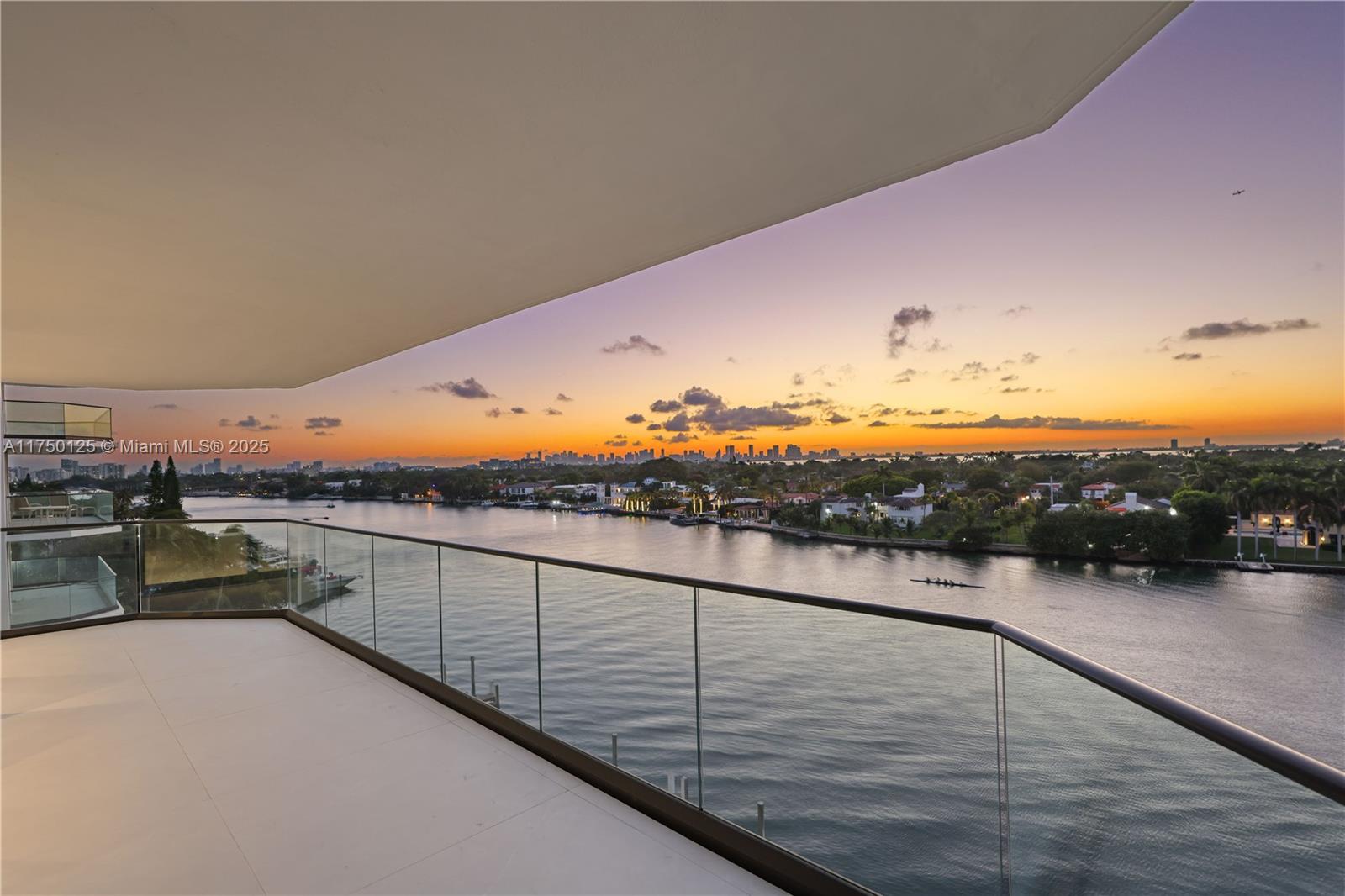 5500 Collins Ave # 802