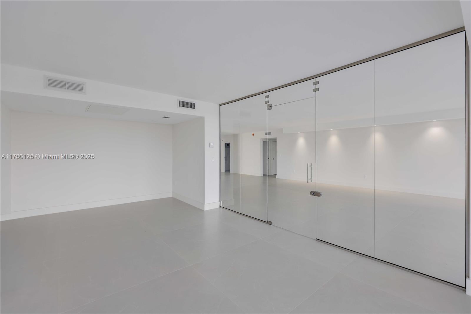 5500 Collins Ave # 802