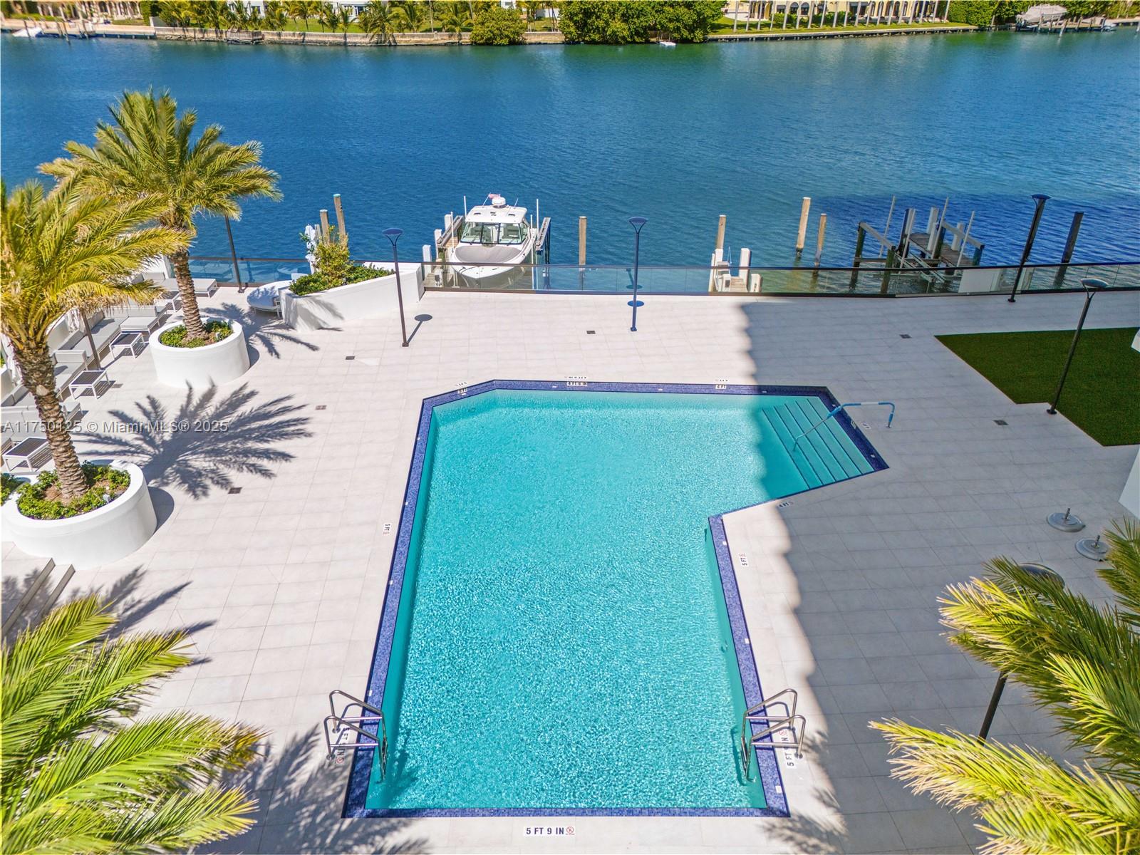 5500 Collins Ave # 802