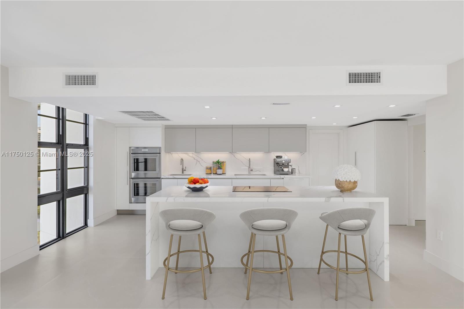 5500 Collins Ave # 802