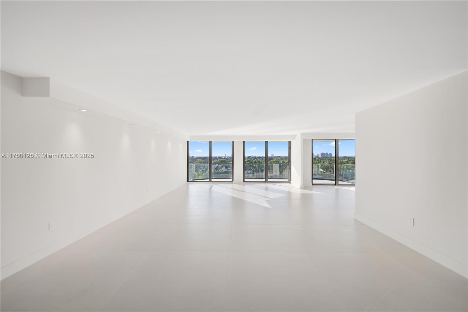5500 Collins Ave # 802