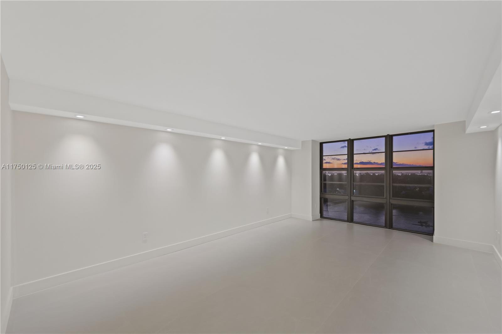 5500 Collins Ave # 802