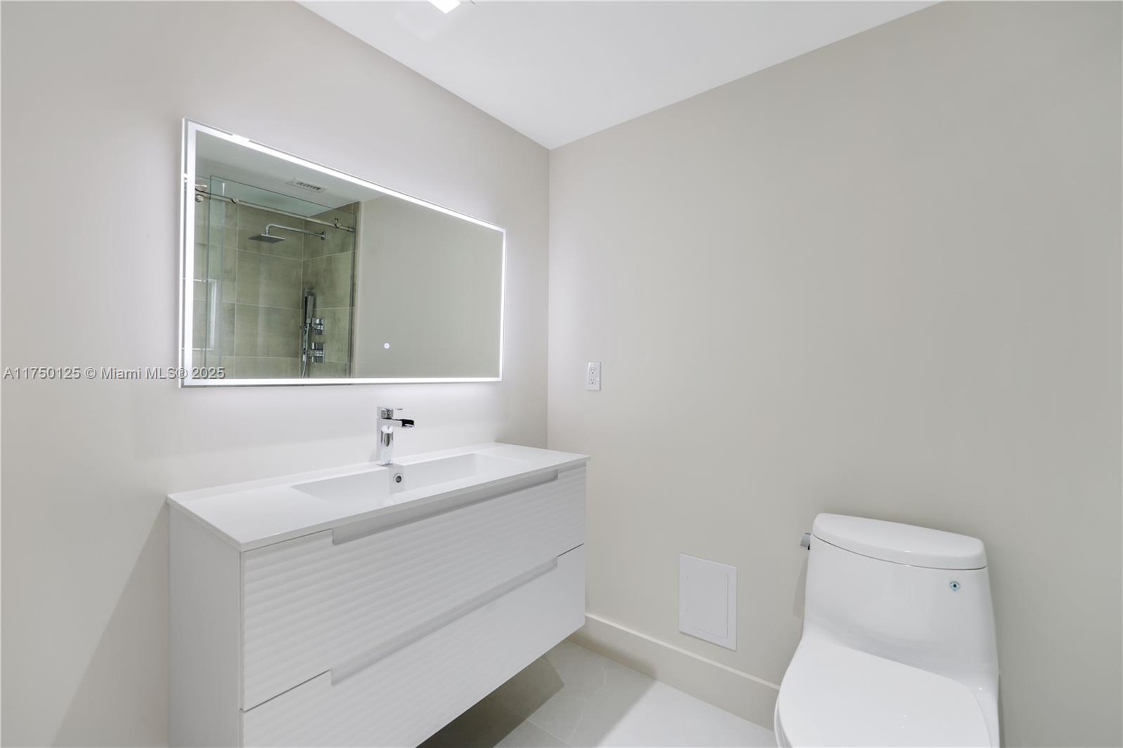 5500 Collins Ave # 802