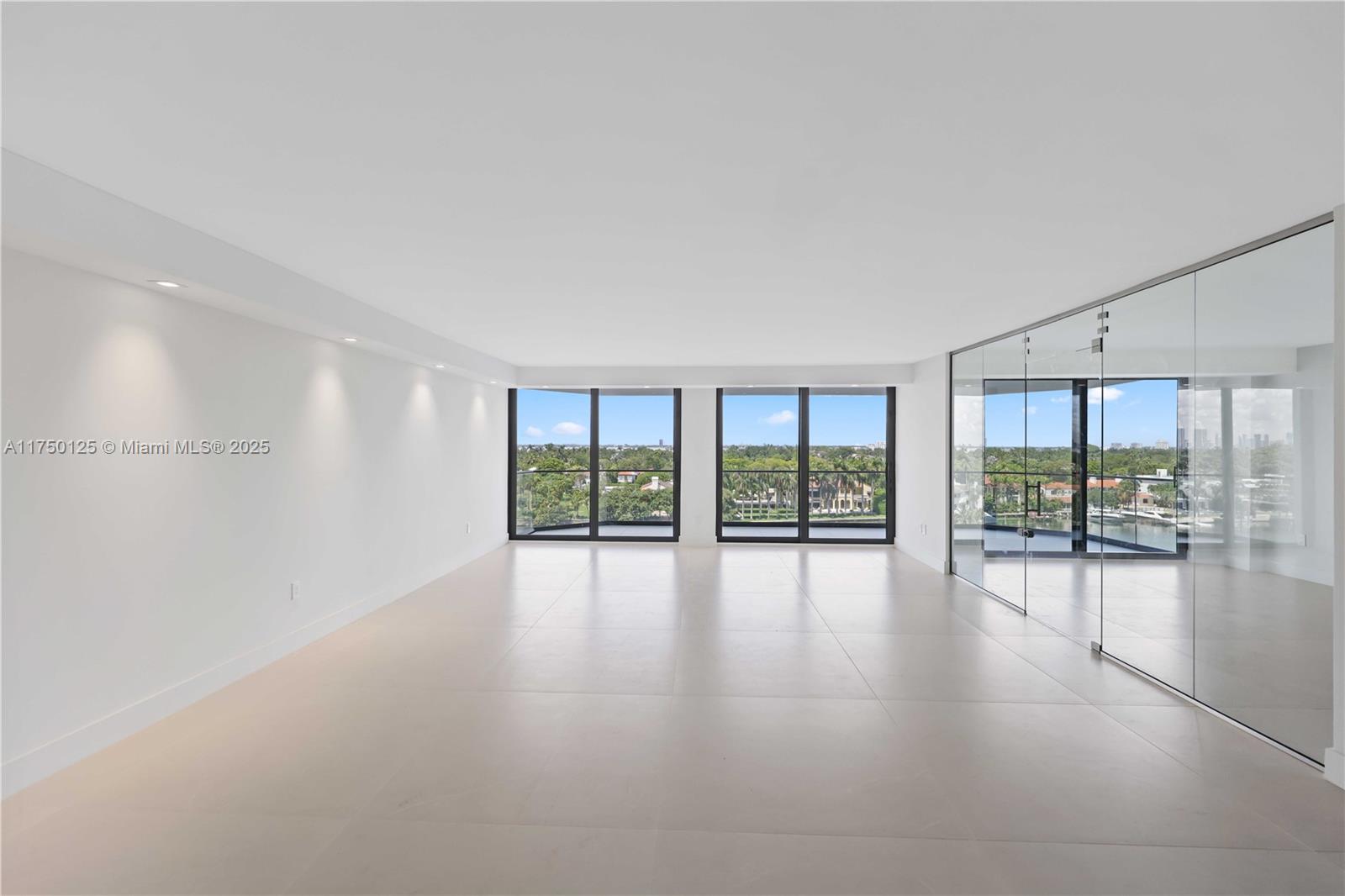 5500 Collins Ave # 802