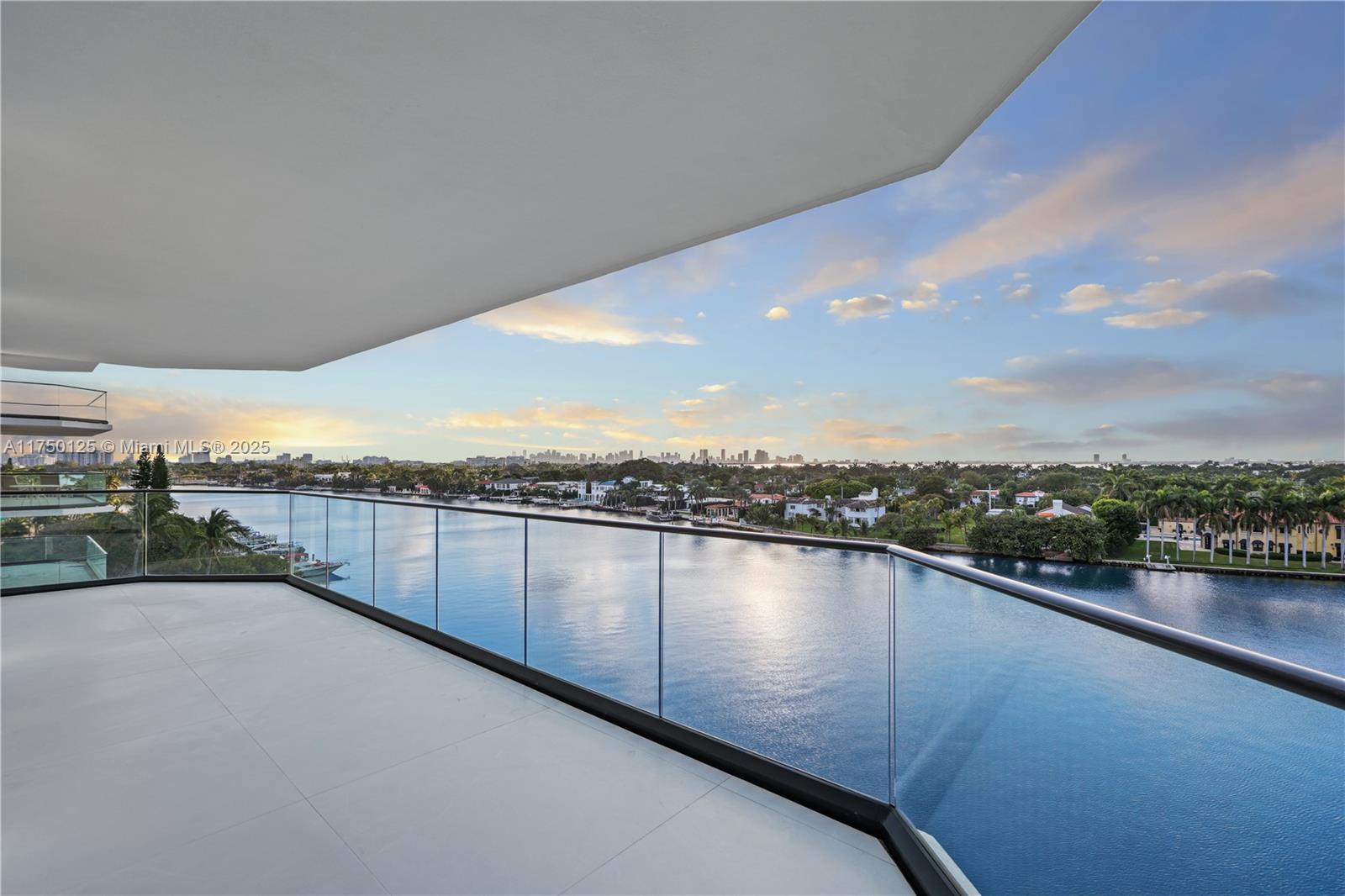 5500 Collins Ave # 802