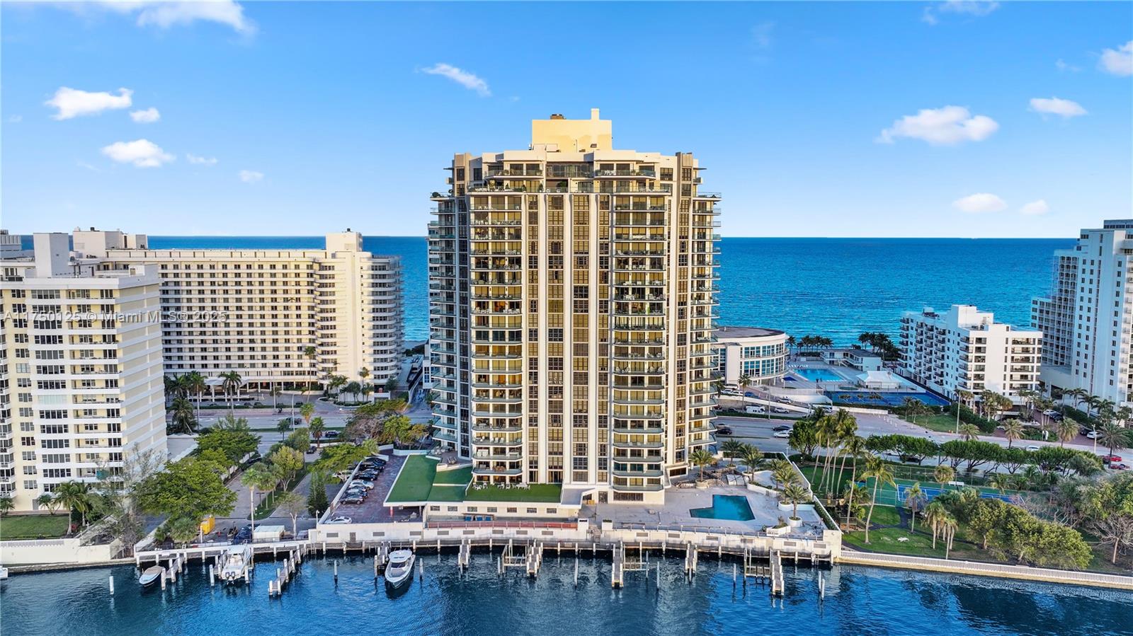 5500 Collins Ave # 802