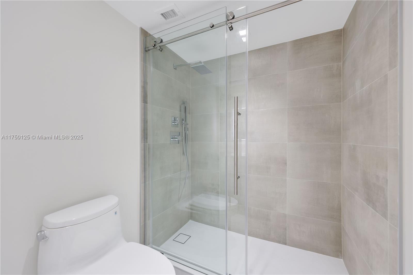 5500 Collins Ave # 802