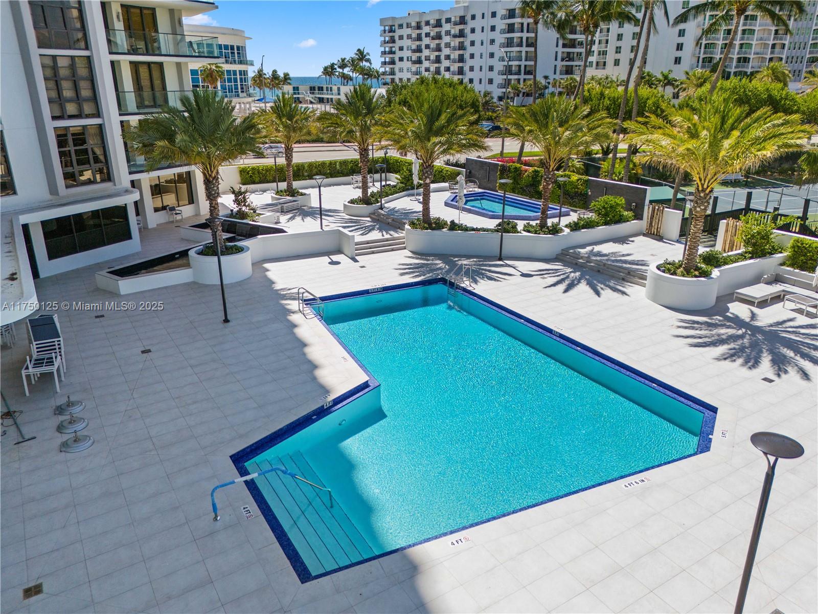 5500 Collins Ave # 802