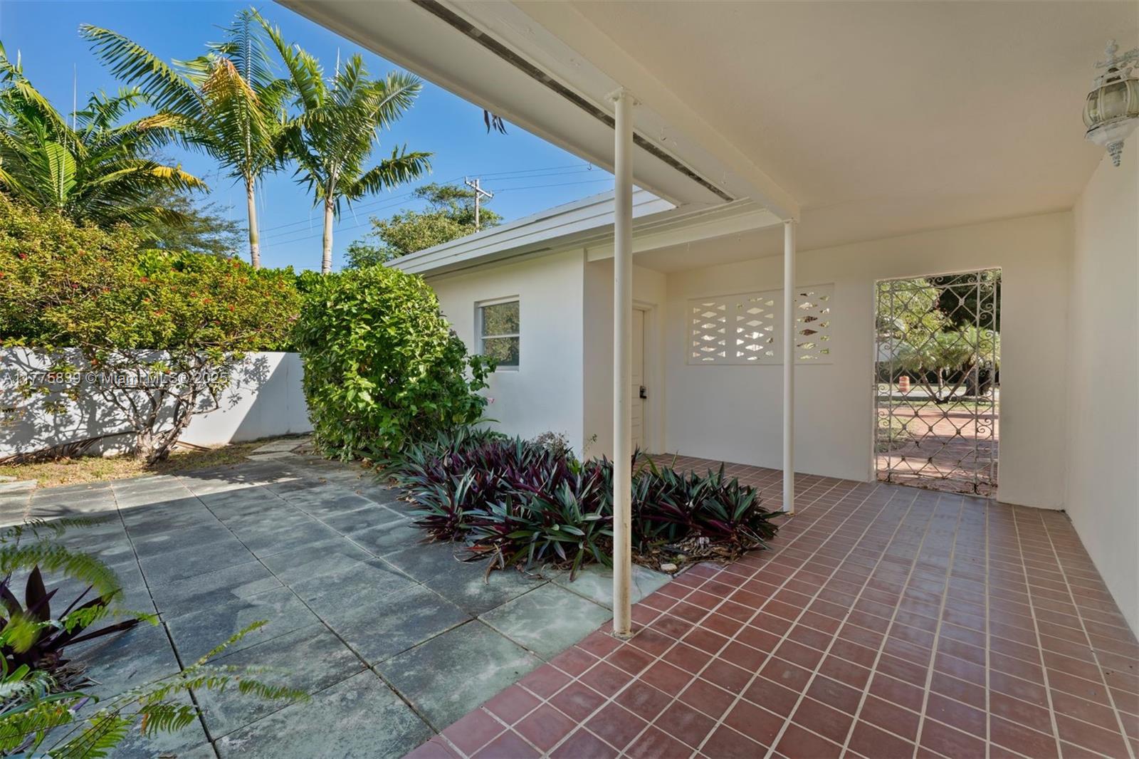 5150 La Gorce Dr