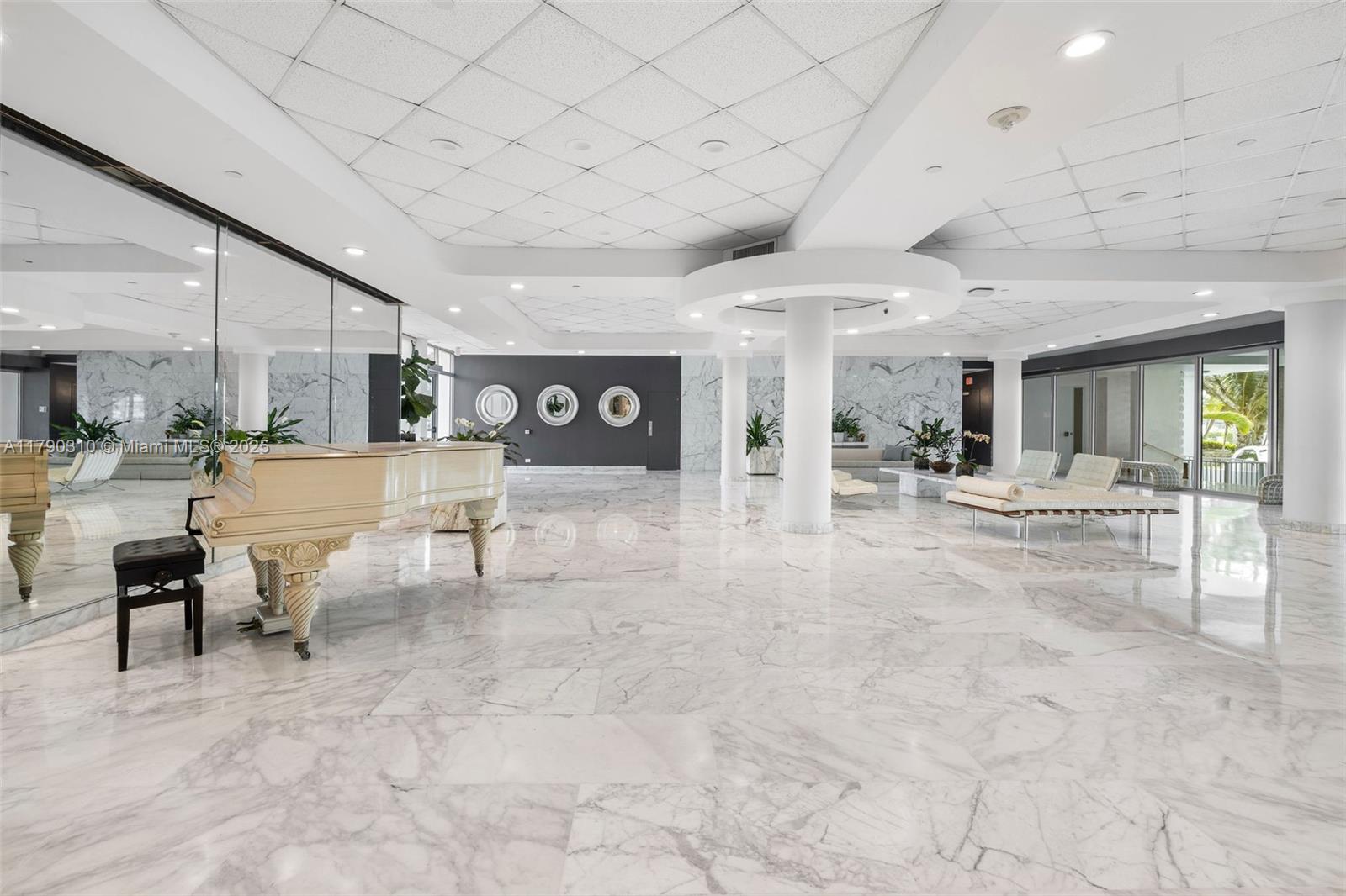 5055 Collins Ave # 6M