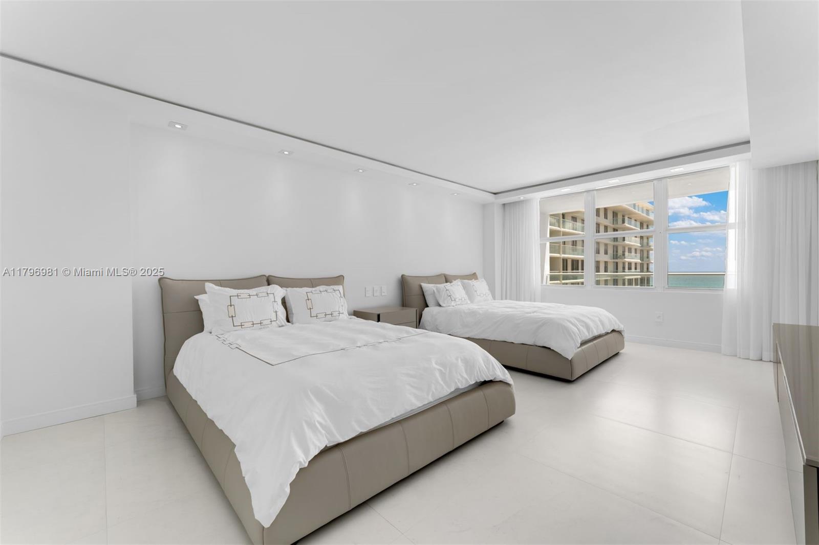 9801 Collins Ave # 17P