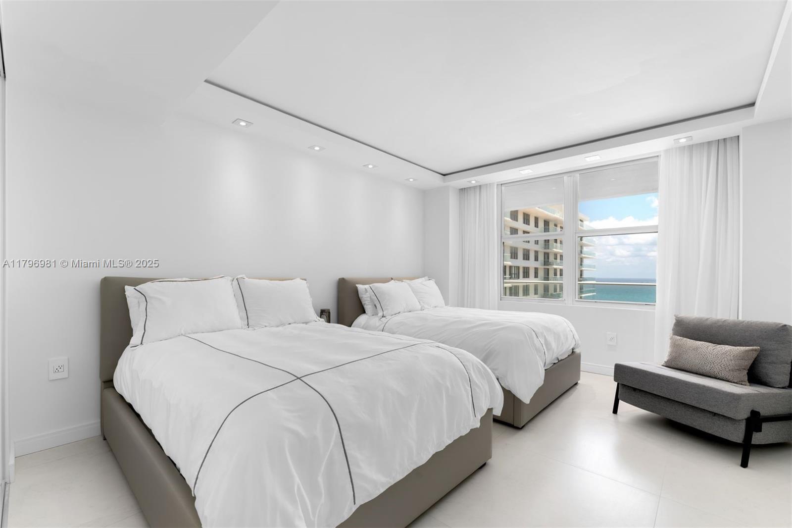 9801 Collins Ave # 17P