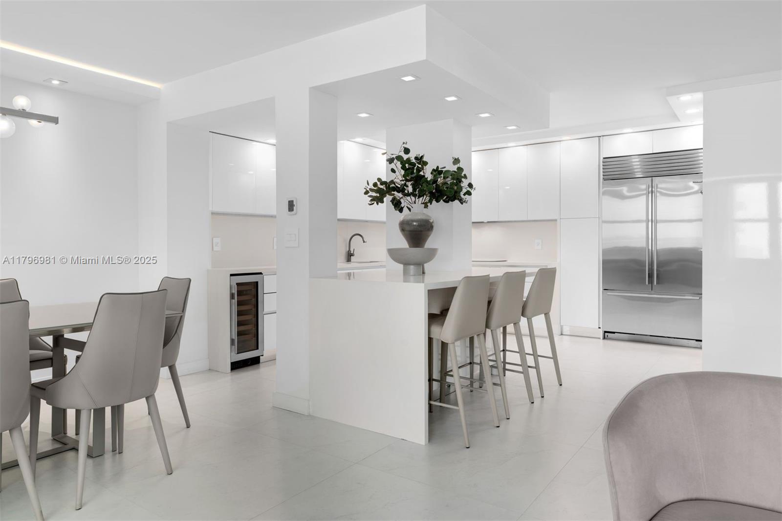 9801 Collins Ave # 17P