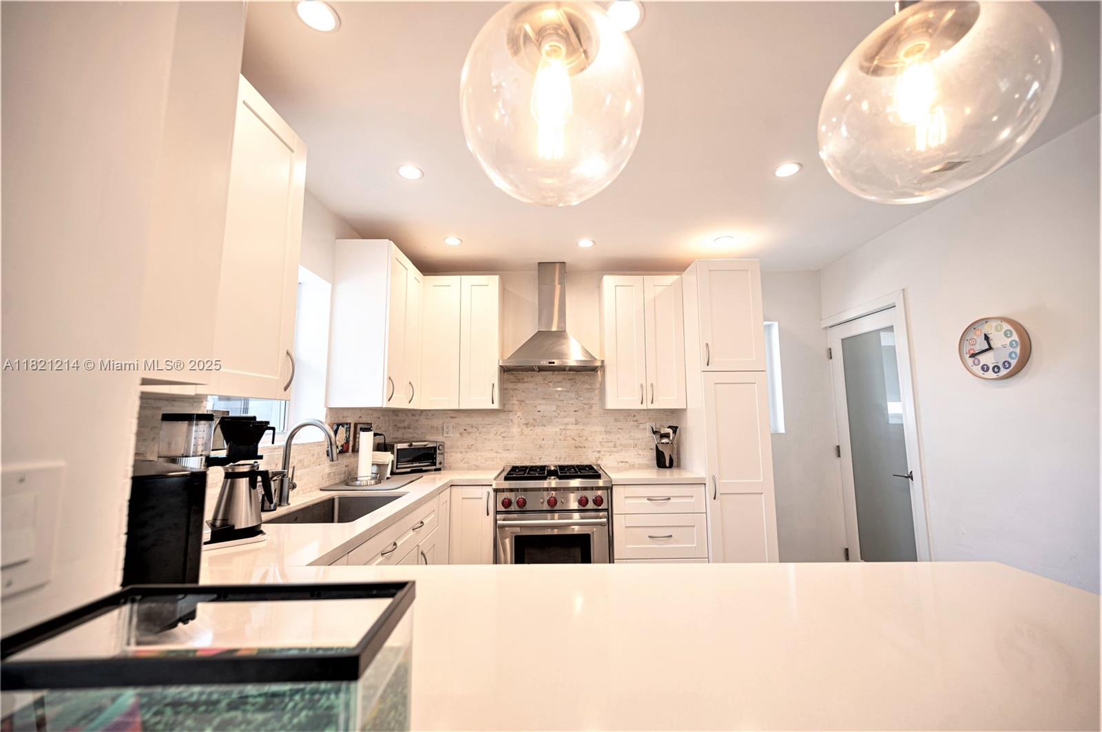920 W 43rd Ct