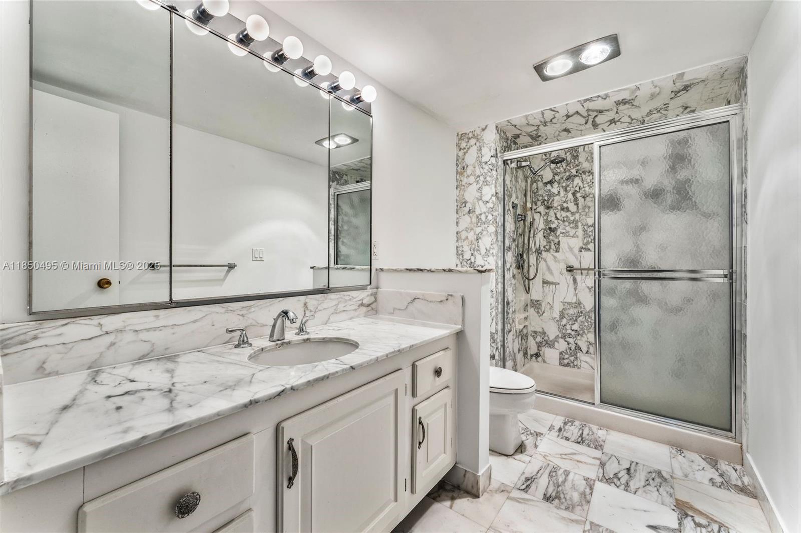 9801 Collins Ave # 18H