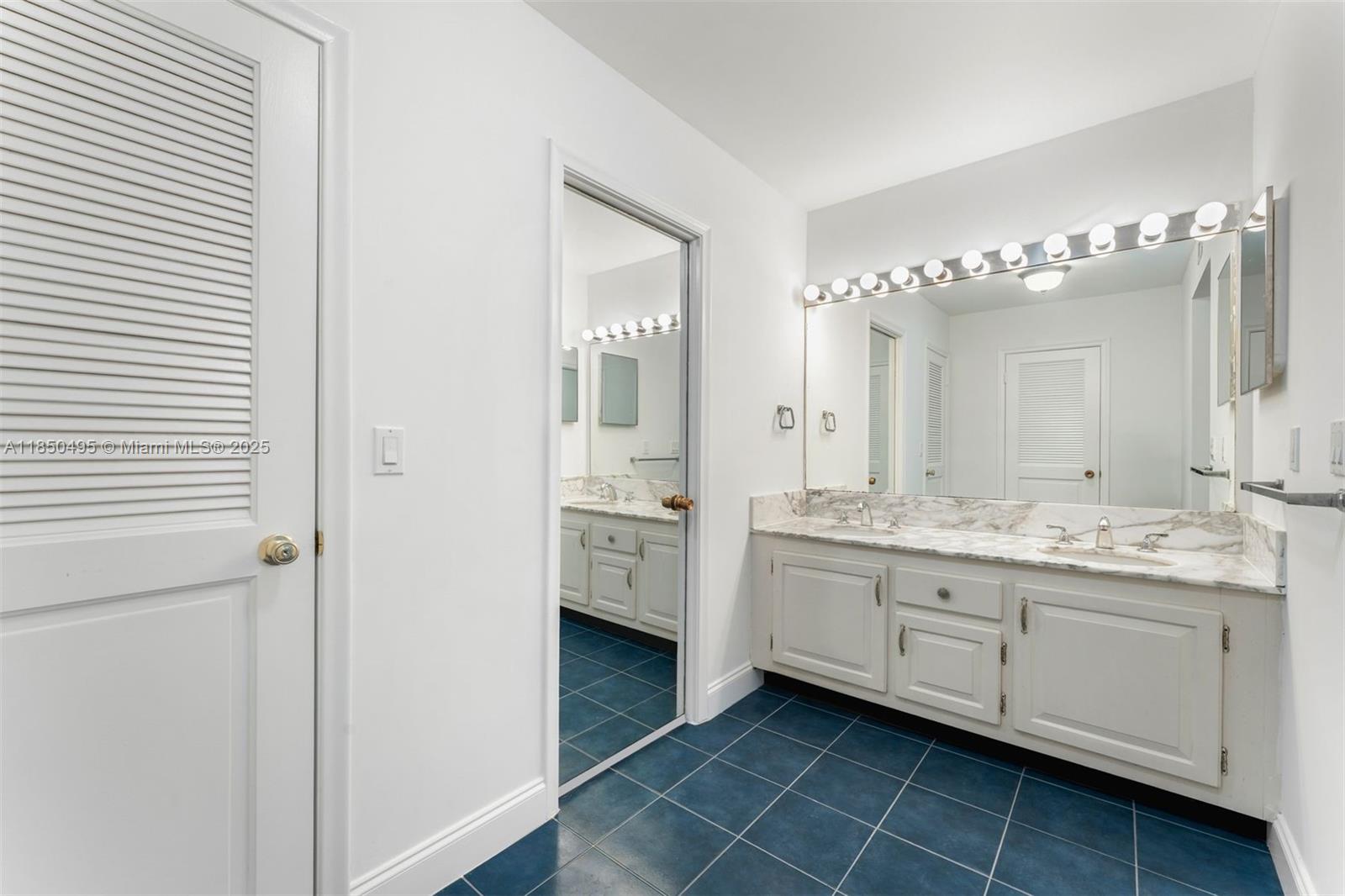 9801 Collins Ave # 18H