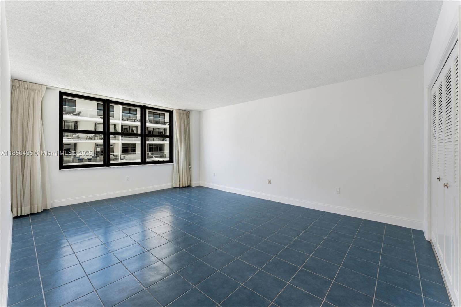 9801 Collins Ave # 18H