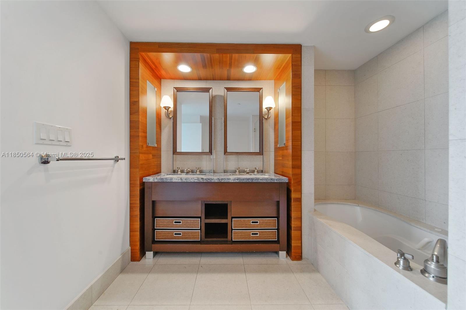 6799 Collins Ave # 1101