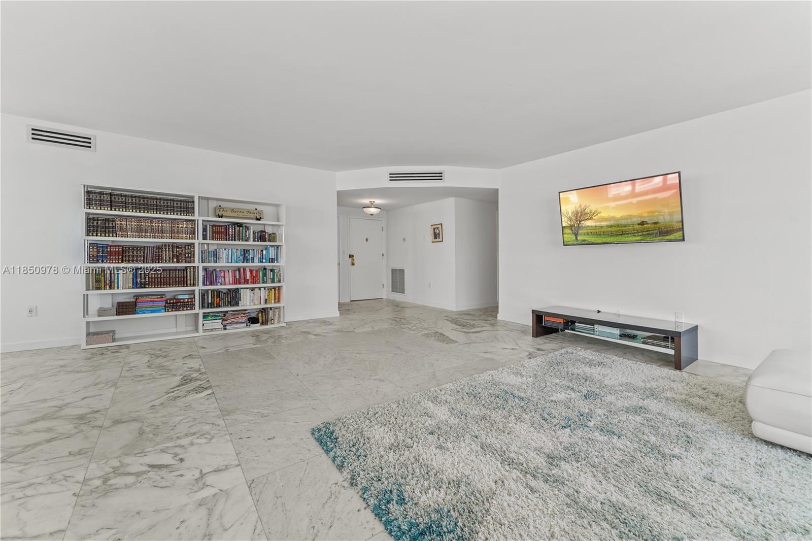 5640 Collins Ave # 7B