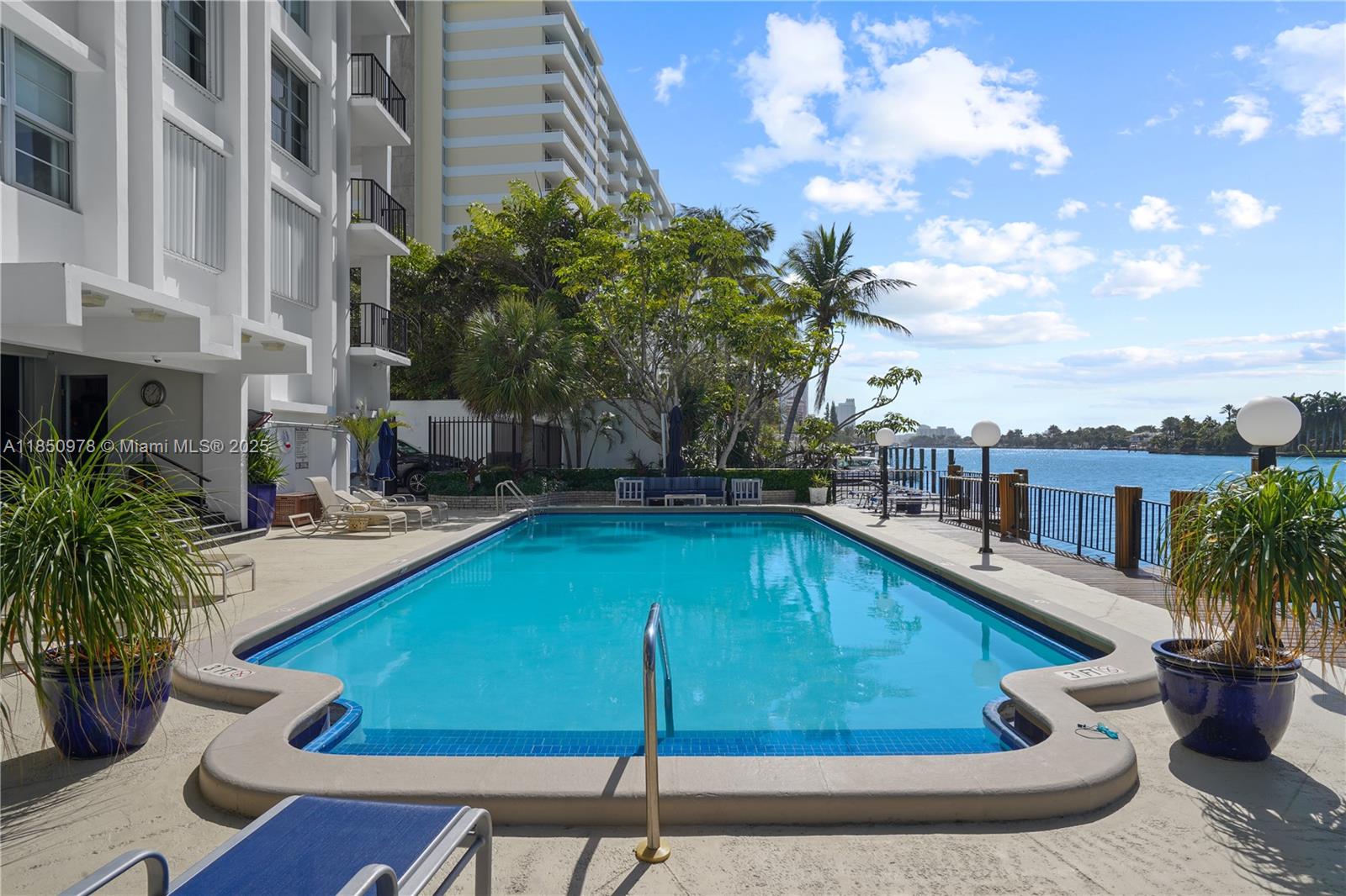 5640 Collins Ave # 7B