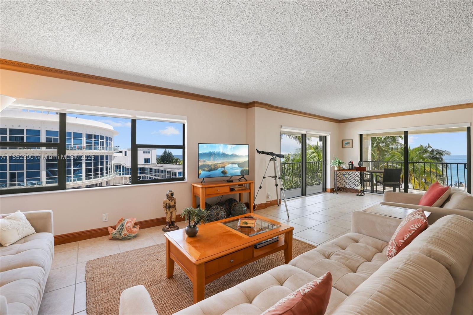 5415 Collins Ave # 407